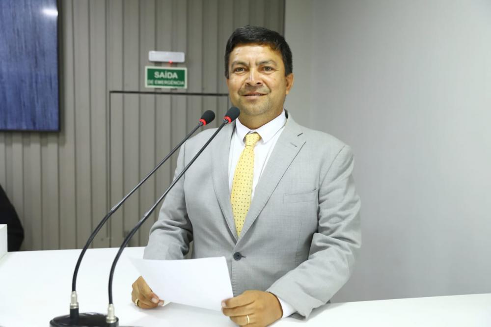 VEREADOR TELO PROTOCOLA PEDIDO PARA IMPLANTAÇÃO DE UNIDADE FCECON E CENTRO DE NEFROLOGIA EM PARINTINS