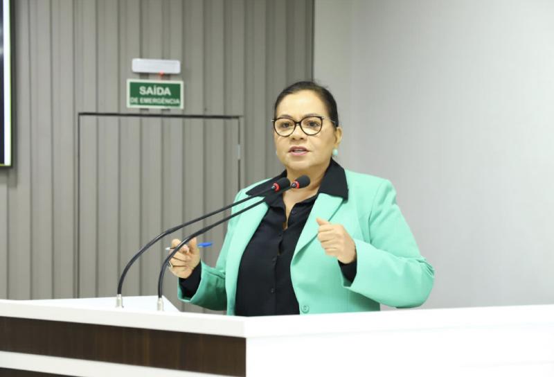 MÁRCIA BARANDA SOLICITA MELHORIAS NA ESTRADA DA GLEBA VILA AMAZÔNIA, IMPLANTAÇÃO DE CONSELHO TUTELAR PARA A ZONA RURAL E CASA DA MULHER BRASILEIRA