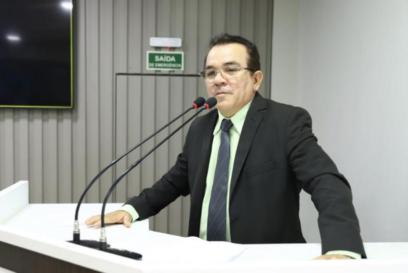 MASSILON SOLICITA INFORMAÇÕES SOBRE A ATUAÇÃO FUNATI EM PARINTINS
