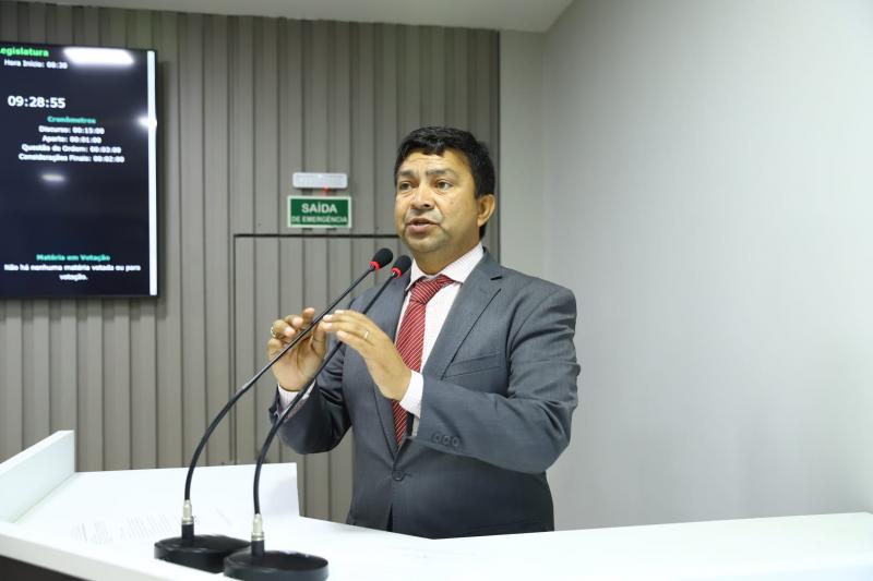 VEREADOR TELO PINTO DEFENDE CANCELAMENTO DE DESCONTO DE 3KG DE CARNE POR ANIMAL ABATIDO NO MATADOURO   