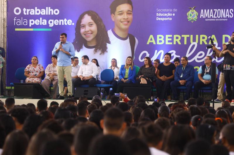 WILSON LIMA ANUNCIA CONVOCAÇÃO DE 299 APROVADOS NO CONCURSO DA SECRETARIA DE EDUCAÇÃO 