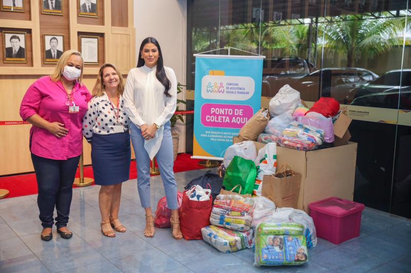 COMISSÃO DE ASSISTÊNCIA SOCIAL DA ASSEMBLEIA ENTREGA DOAÇÕES PARA DESABRIGADOS DO JORGE TEIXEIRA