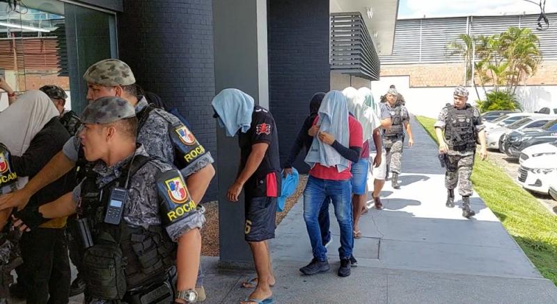 JUSTIÇA ACEITA DENÚNCIA E 16 PMS VIRAM RÉUS POR SUSPEITA DE CHACINA EM MANAUS