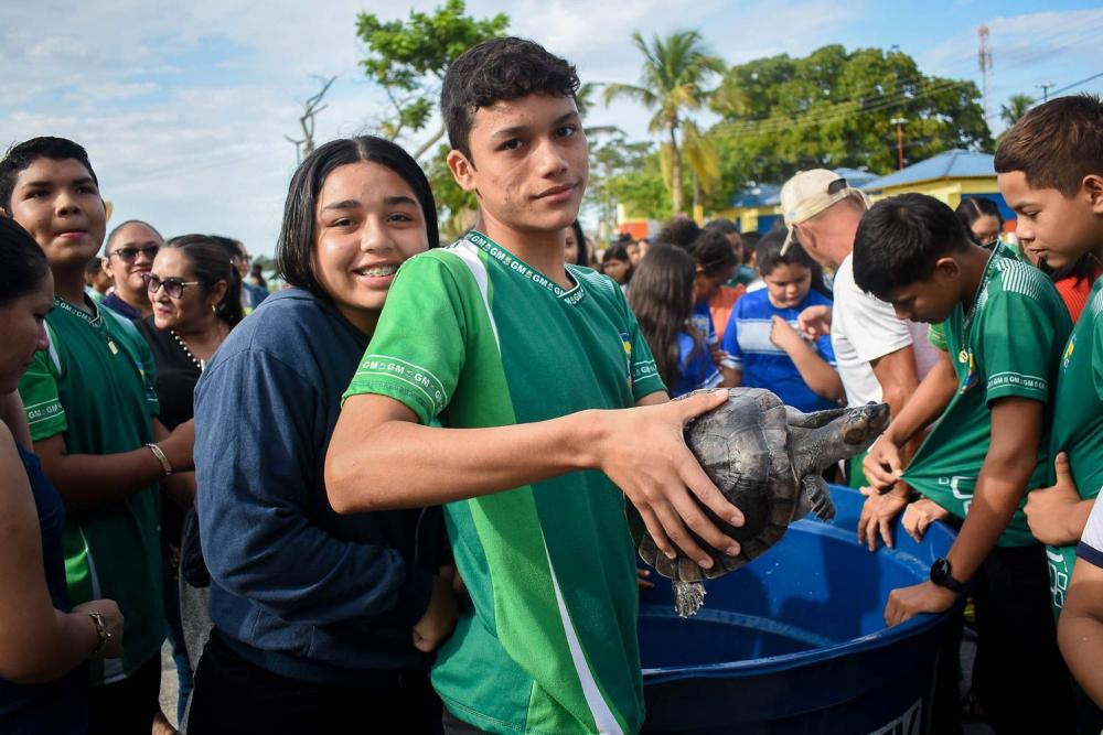 EM NHAMUNDÁ, SEDEMA REALIZA SOLTURA SIMBÓLICA DE MIL QUELÔNIOS NA PRAIA DA LIBERDADE