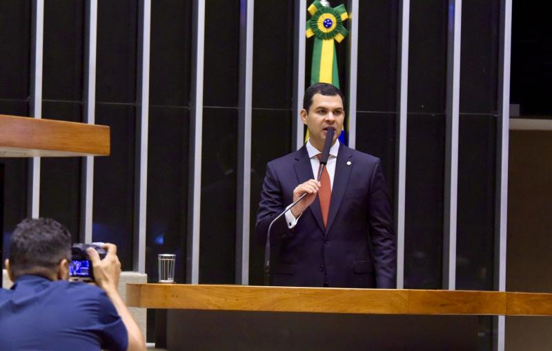 DEPUTADO SAULLO QUER GRATUIDADE NO FORNECIMENTO DE MEDICAÇÃO A PACIENTES COM AUTISMO NO SUS