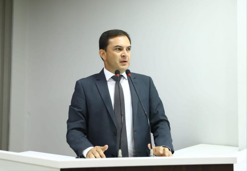 VEREADOR MATEUS ASSAYAG REFORÇA PEDIDO AO FNDE PARA ELABORAÇÃO DE NOVOS MODELOS DE ESCOLAS NA VÁRZEA 
