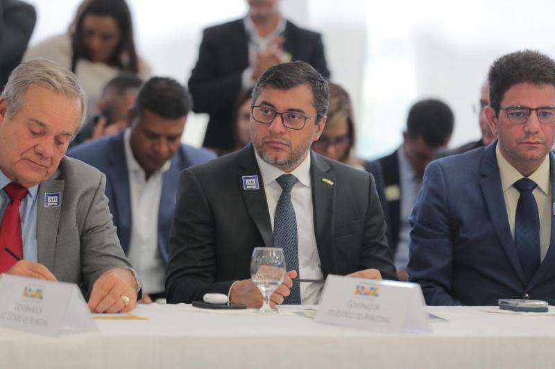EM REUNIÃO NO PALÁCIO DO PLANALTO, WILSON LIMA DESTACA QUE APOIO DAS FAMÍLIAS É FUNDAMENTAL PARA A SEGURANÇA ESCOLAR
