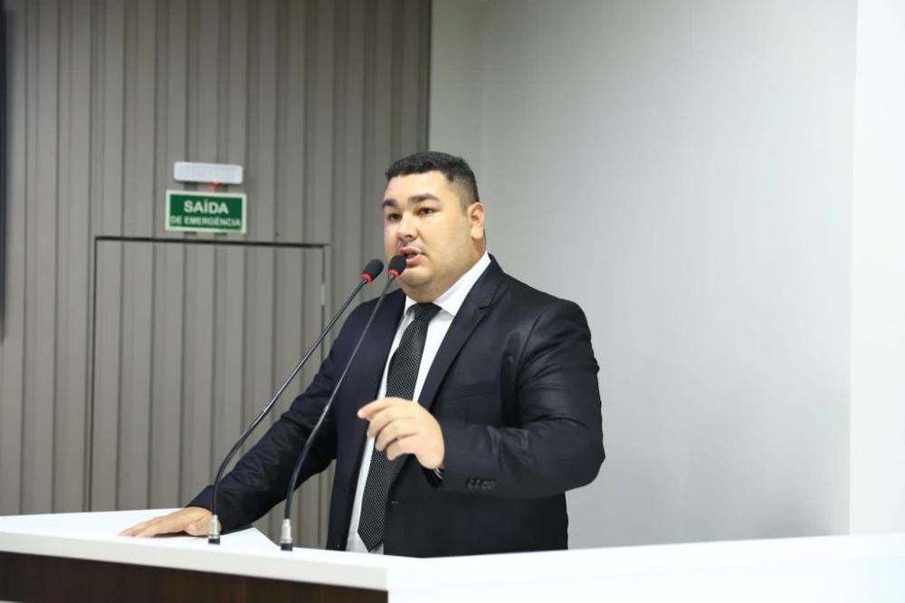 ALEX GARCIA SOLITICA AÇÕES DE CONSCIENTIZAÇÃO DO BEM-ESTAR ANIMAL EM PARINTINS