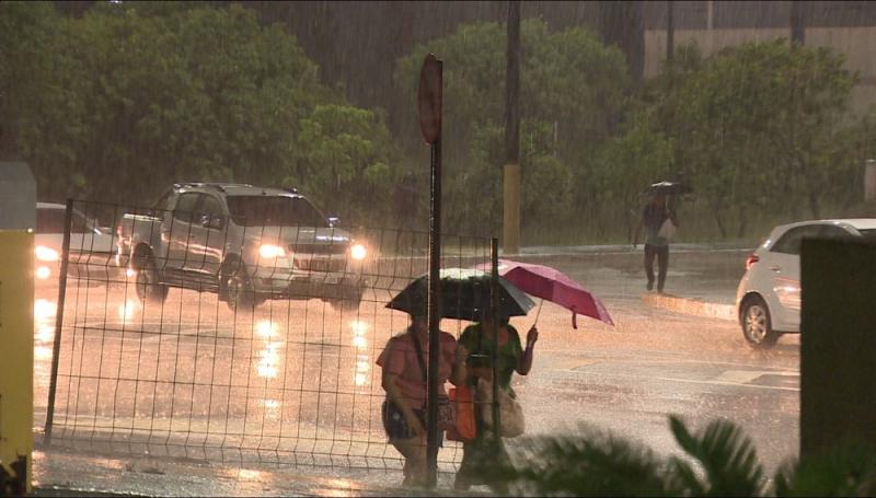 SEMANA COMEÇA COM ALERTA DE TEMPORAIS EM MANAUS E OUTRAS 3 CAPITAIS DO NORTE