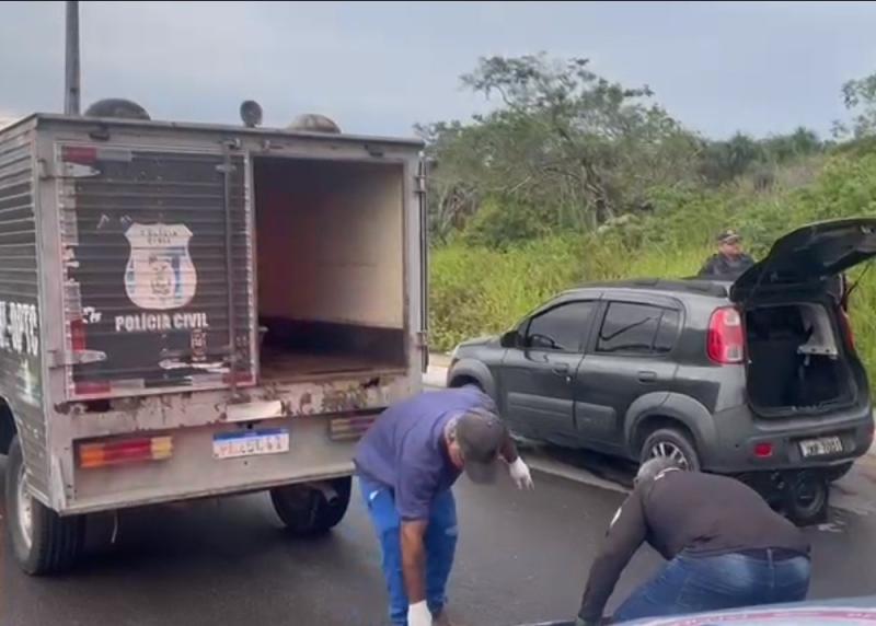 HOMEM É MORTO COM TIRO NA CABEÇA APÓS PARAR NA AVENIDA PARA TROCAR PNEU DE CARRO, EM MANAUS