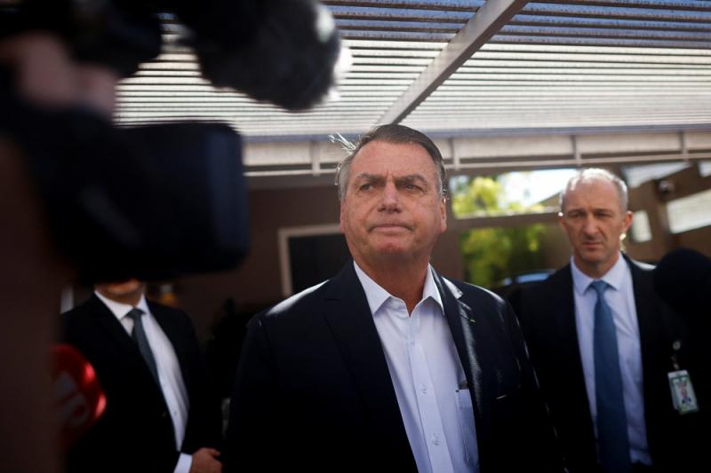 'NÃO EXISTE ADULTERAÇÃO DA MINHA PARTE, EU NÃO TOMEI A VACINA', DIZ BOLSONARO APÓS OPERAÇÃO DA PF