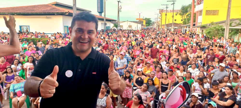 PREFEITO GLENIO SEIXAS COMANDA FESTA DE DIA DAS MÃES EM BARREIRINHA 