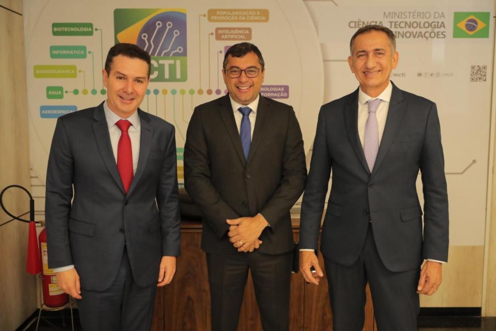 WILSON LIMA SE REÚNE COM MINISTROS WALDEZ GÓES E RENAN FILHO PARA TRATAR SOBRE INFRAESTRUTURA E HABILITAÇÃO NO AMAZONAS 