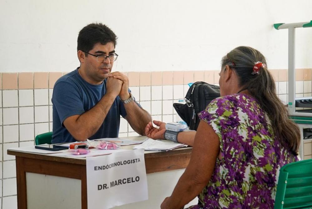 AÇÃO COM MÉDICOS ESPECIALISTAS DA PREFEITURA DE PARINTINS BENEFICIA CENTENAS DE MORADORES DA SANTA RITA DA VALÉRIA 