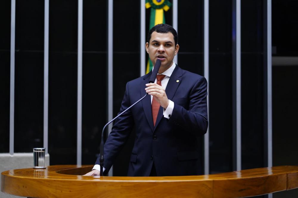 SAULLO VIANNA QUER AMPLIAÇÃO DE DIREITOS A AUTISTAS, PORTADORES DE SÍNDROME DE DOWN, LÚPUS, DOENÇAS RARAS E DIFICULDADES DE LOCOMOÇÃO 