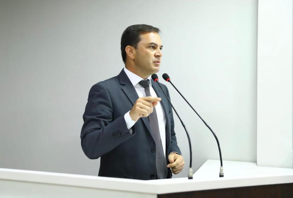 VEREADOR MATEUS ASSAYAG SOLICITA NOVA BOMBA D'ÁGUA PARA O RESIDENCIAL PARINTINS