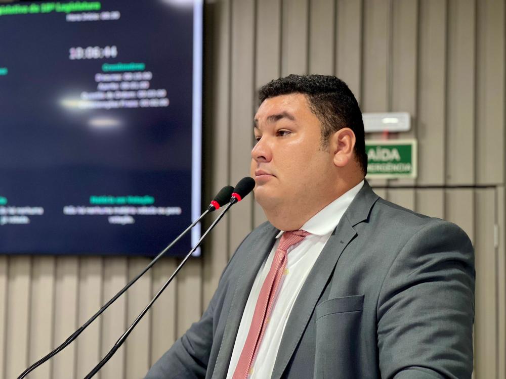 ALEX GARCIA PROPÕE IMPLANTAÇÃO DE AMBULATÓRIO MÉDICO DE ESPECIALIDADES PARA ATENDER A POPULAÇÃO EM PARINTINS
