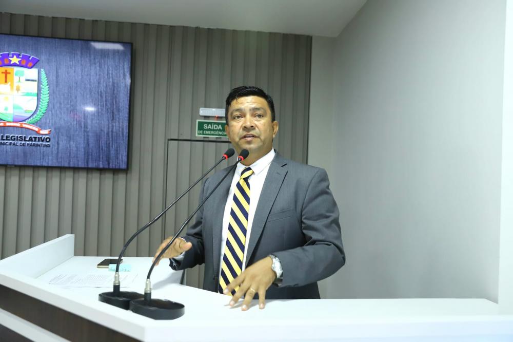 TELO PINTO PROPÕE CONSTRUÇÃO DE NOVAS ESCOLAS EM COMUNIDADES RURAIS E COBRA ENTREGA DE FARDAMENTO A VIGIAS