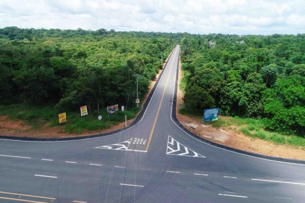 RAMAIS PAVIMENTADOS PELO GOVERNO DO AMAZONAS SE DESTACAM PELO ALTO PADRÃO DE QUALIDADE 